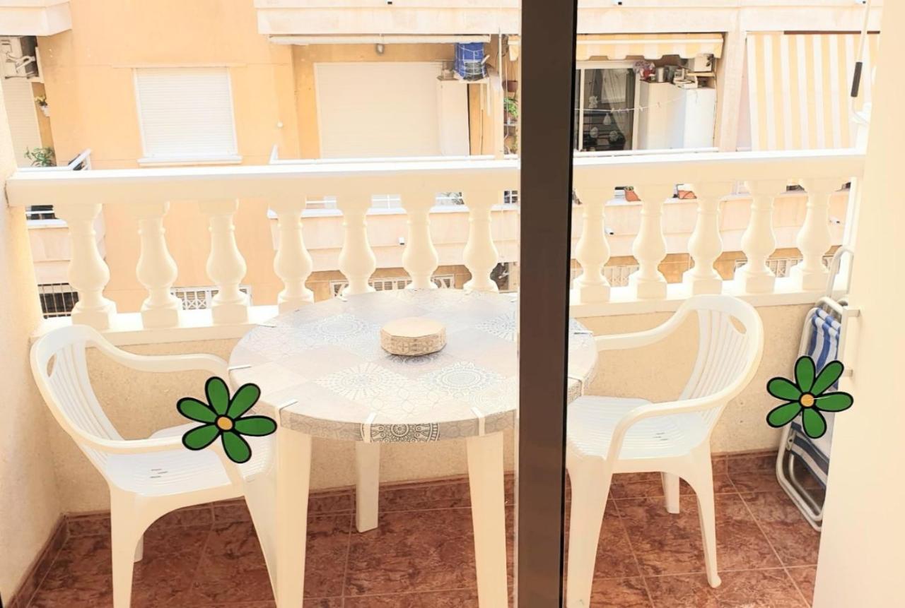 Apartamento Los Gases Torrevieja Eksteriør bilde